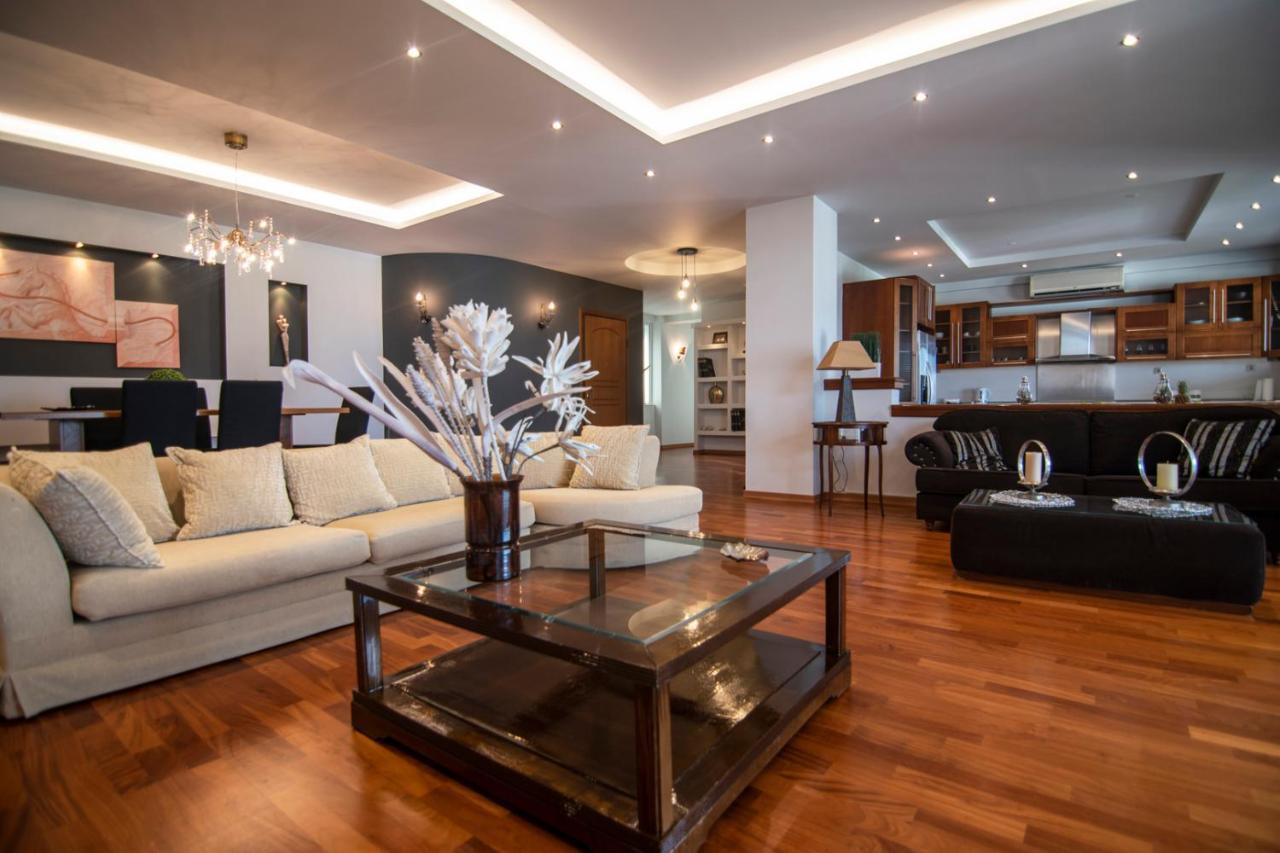 Akrata'S Elegant Luxury Suite Ngoại thất bức ảnh